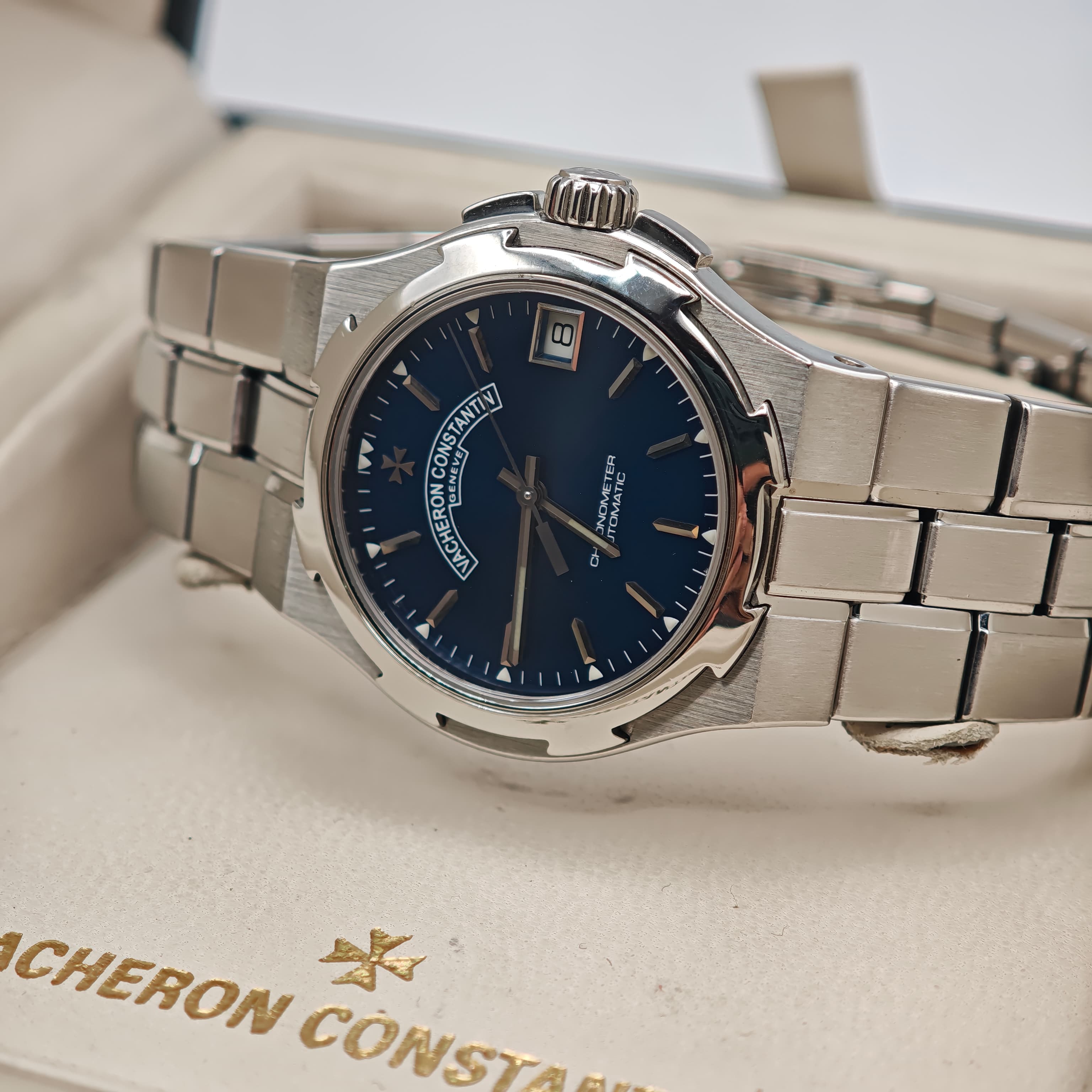 Vacheron Constantin Overseas, photo 1